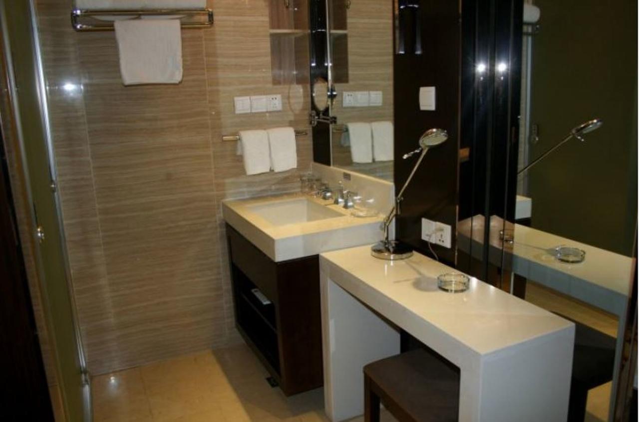 Hongkong Lihua Hotel Urumqi Eksteriør billede